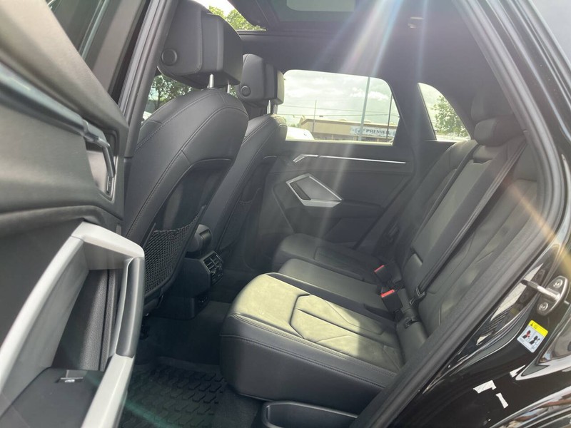 Audi Q3 Vehicle Image 08