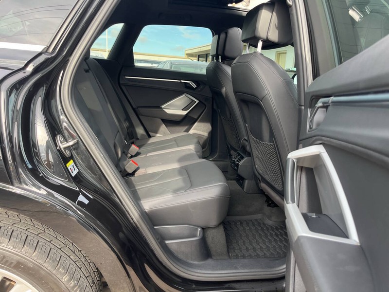 Audi Q3 Vehicle Image 10
