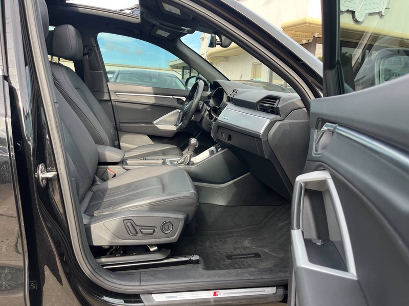 Audi Q3 Vehicle Image 11