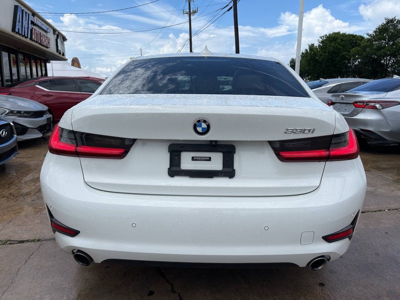 BMW 3 Series Vehicle Image 04