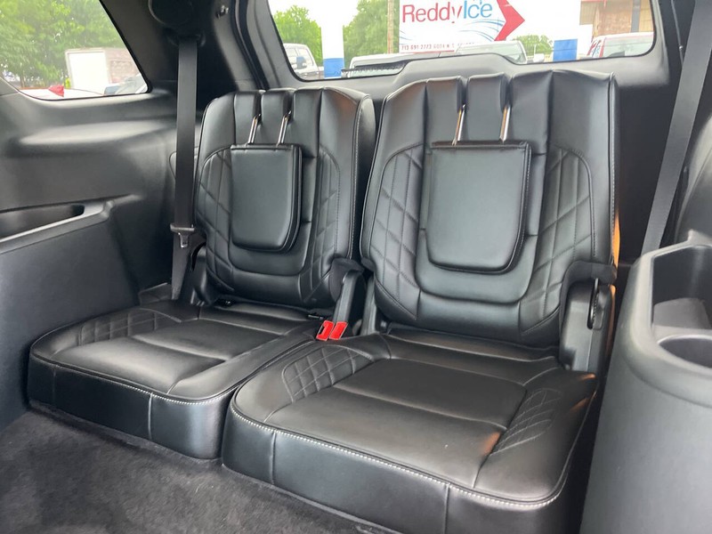 Ford Explorer Vehicle Image 09