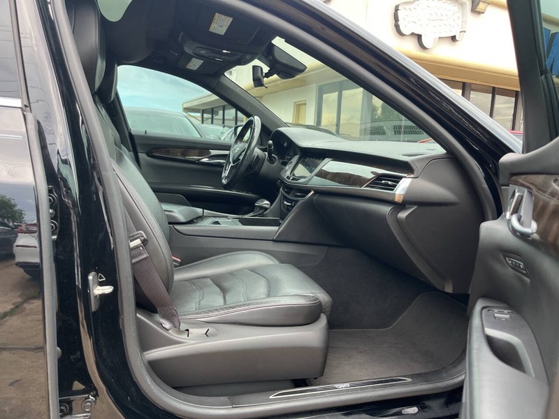Cadillac CT6 Sedan Vehicle Image 14