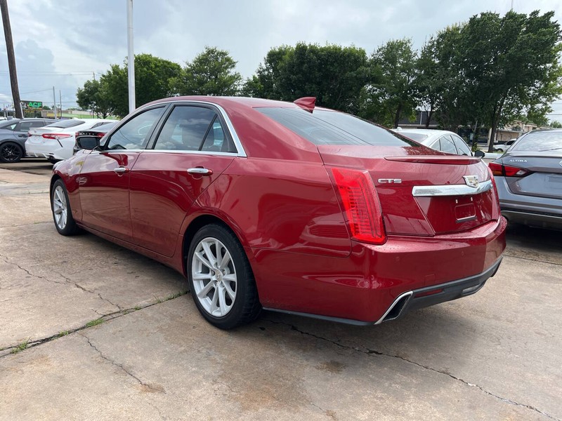 Cadillac CTS Sedan Vehicle Image 03