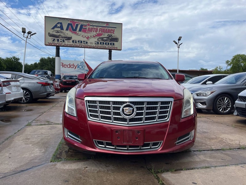 Cadillac XTS Vehicle Image 02