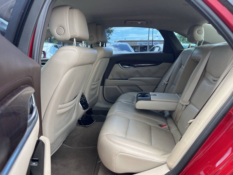 Cadillac XTS Vehicle Image 08
