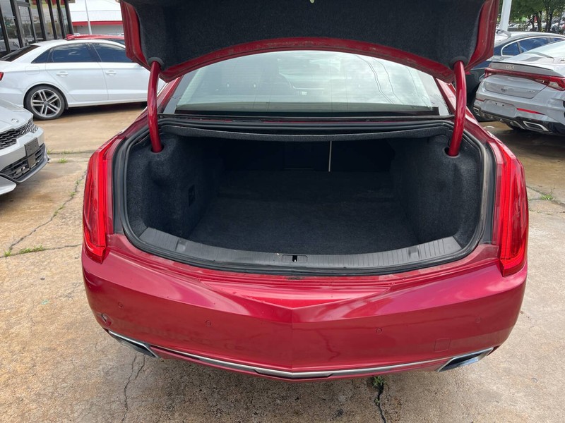 Cadillac XTS Vehicle Image 09