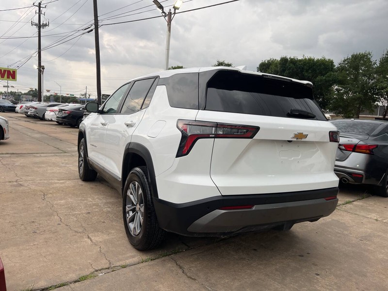 Chevrolet Equinox Vehicle Image 03