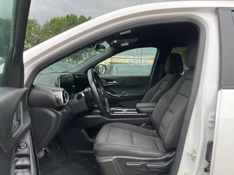 Chevrolet Equinox Vehicle Image 07