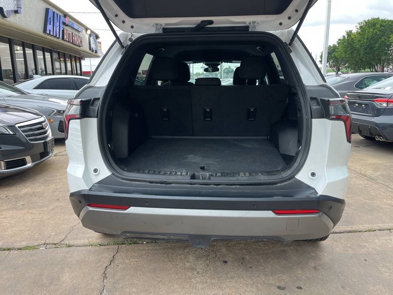 Chevrolet Equinox Vehicle Image 09