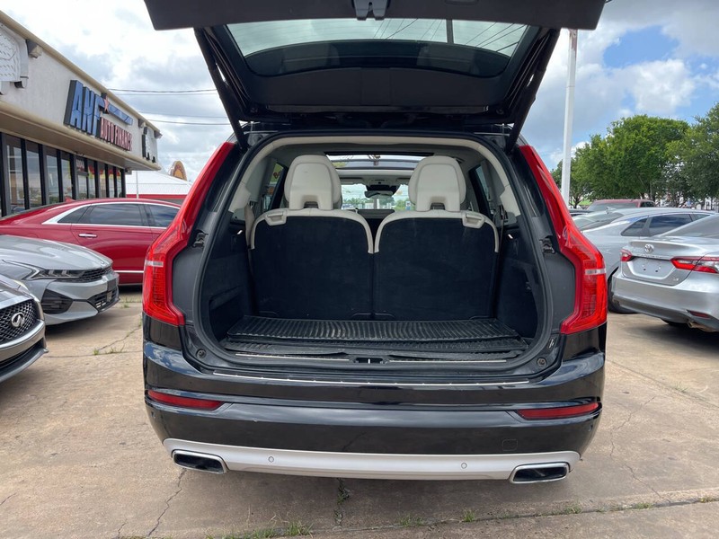 Volvo XC90 Vehicle Image 10