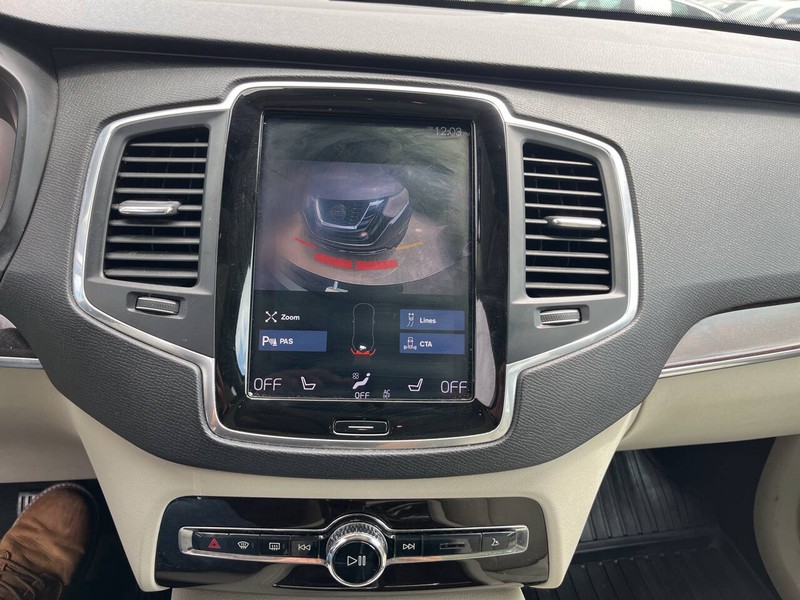 Volvo XC90 Vehicle Image 14