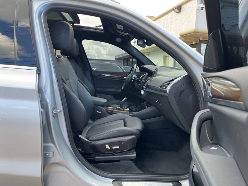BMW X3 Vehicle Image 11