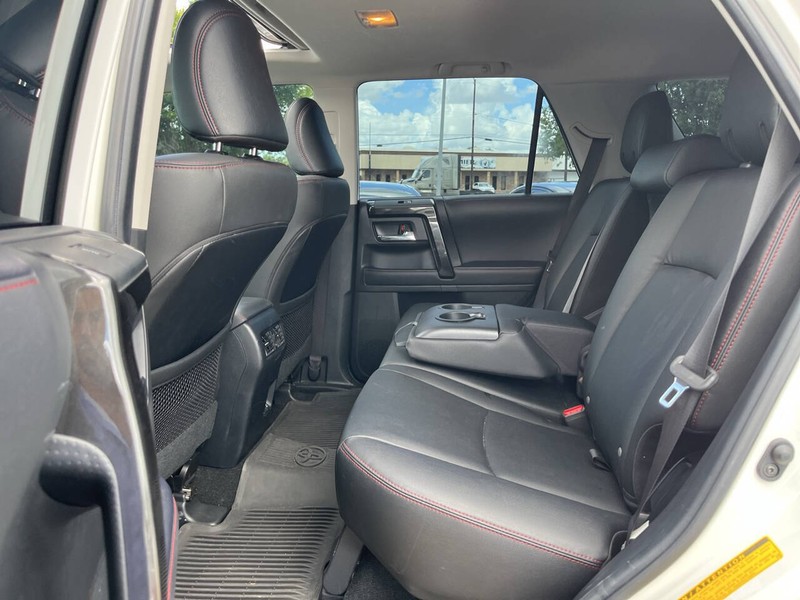Toyota 4Runner Vehicle Image 11