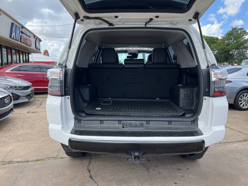 Toyota 4Runner Vehicle Image 13