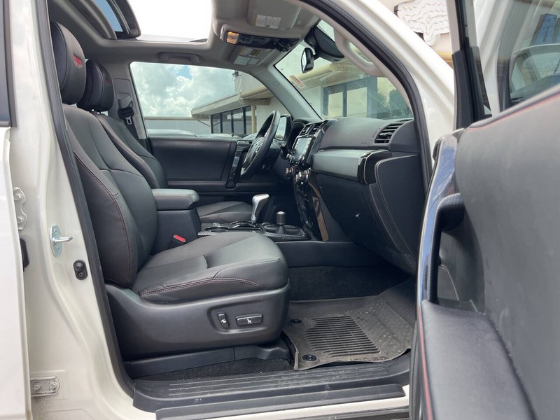 Toyota 4Runner Vehicle Image 14