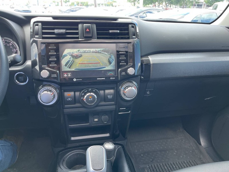 Toyota 4Runner Vehicle Image 15