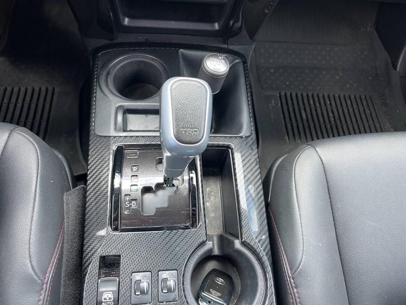 Toyota 4Runner Vehicle Image 16