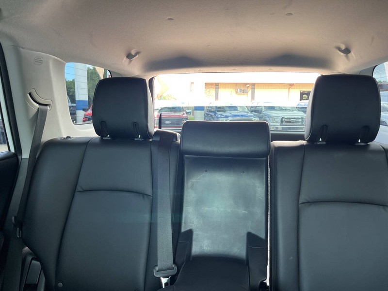 Toyota 4Runner Vehicle Image 17