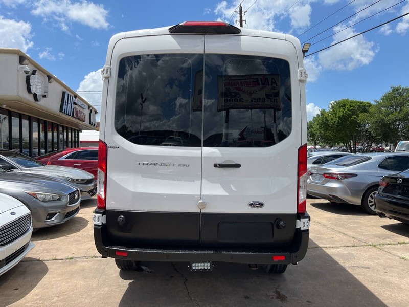 Ford Transit Van Vehicle Image 04