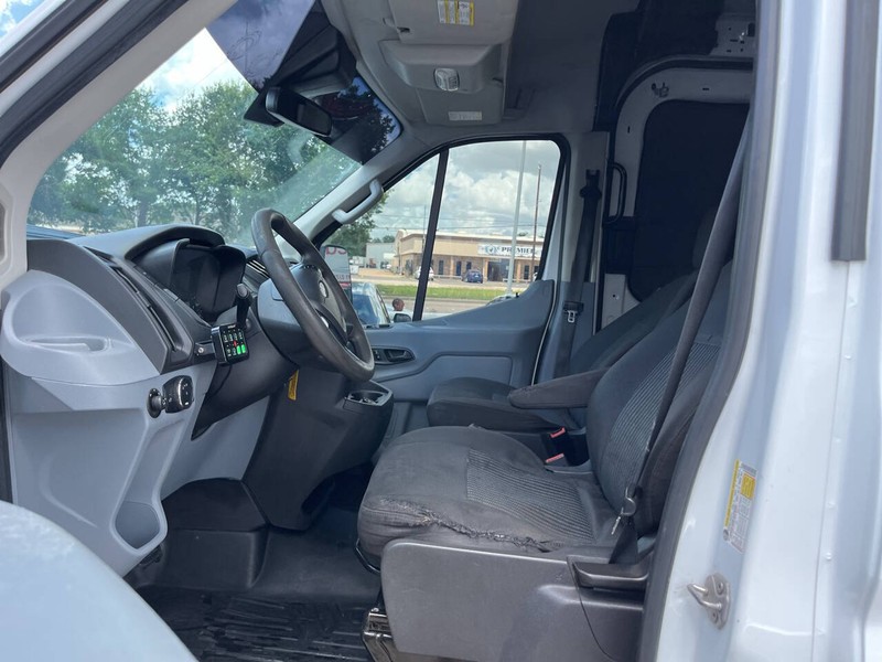 Ford Transit Van Vehicle Image 07