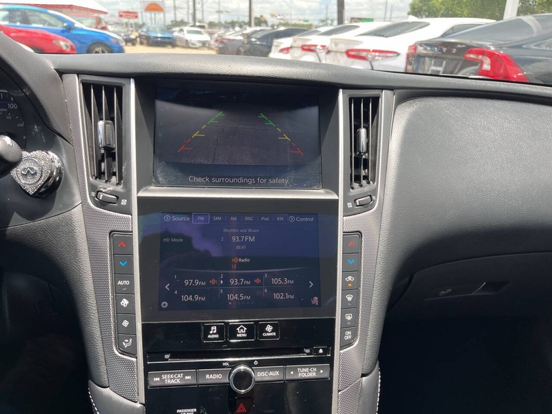 INFINITI Q50 Vehicle Image 12