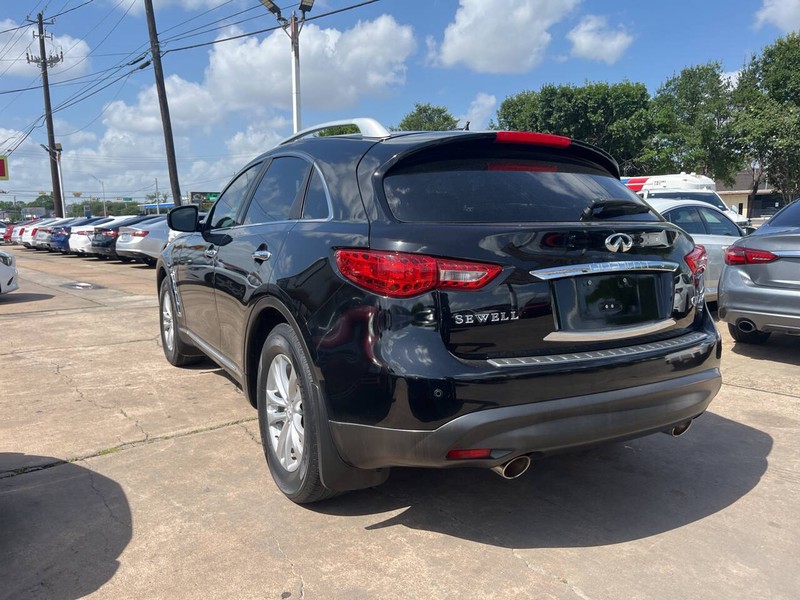 INFINITI QX70 Vehicle Image 03