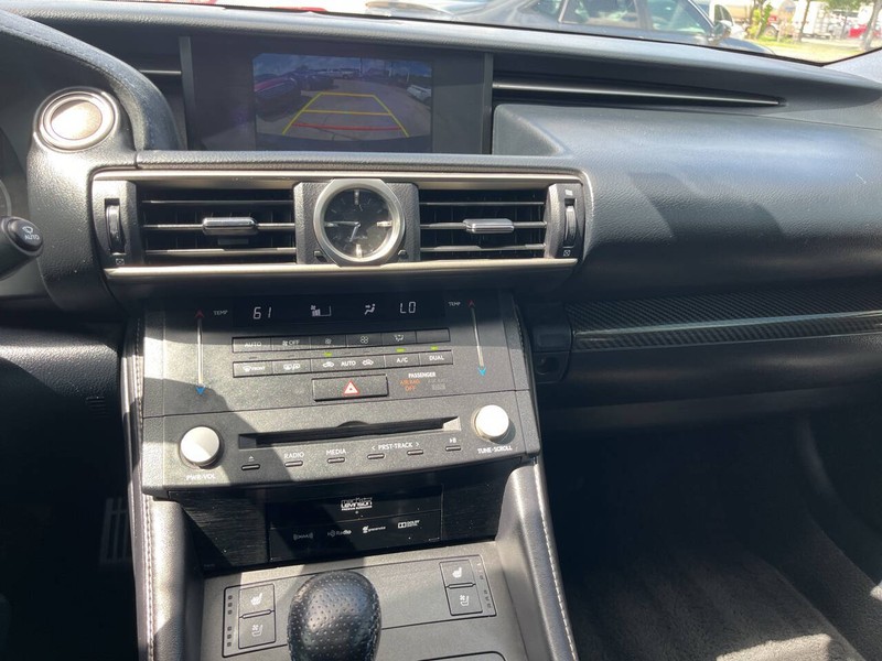 Lexus RC F Vehicle Image 15