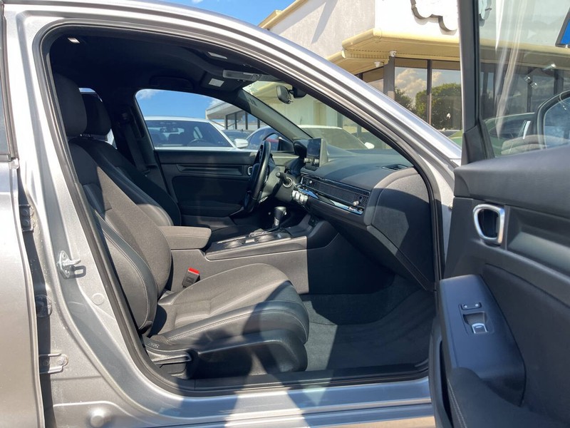 Honda Civic Sedan Vehicle Image 11