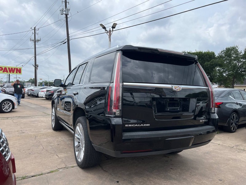 Cadillac Escalade Vehicle Image 03