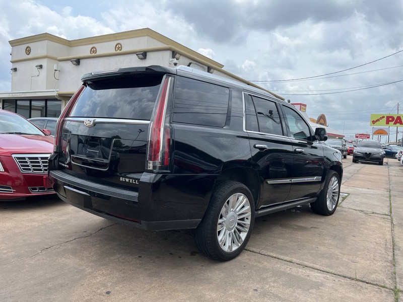 Cadillac Escalade Vehicle Image 05