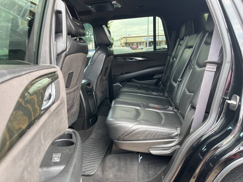 Cadillac Escalade Vehicle Image 08