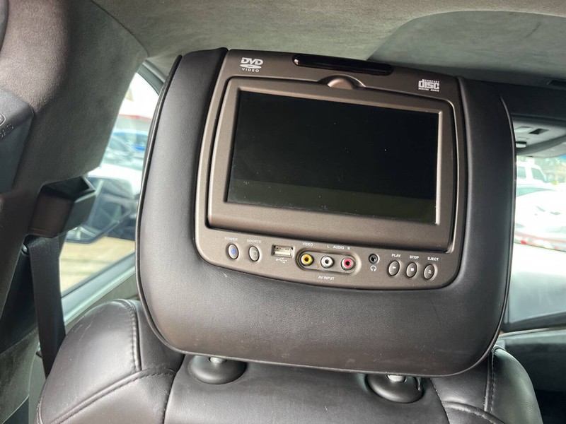 Cadillac Escalade Vehicle Image 10