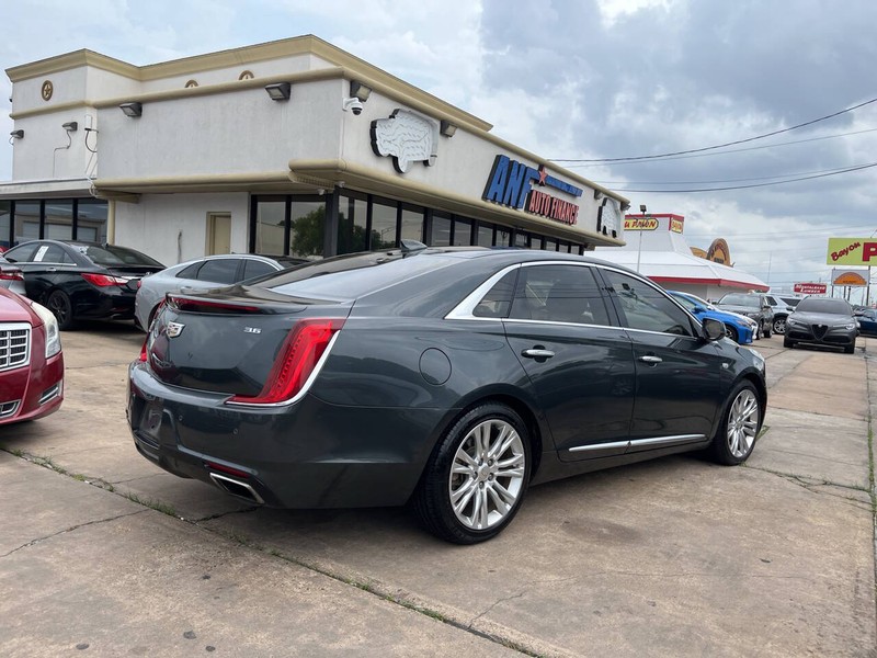 Cadillac XTS Vehicle Image 05