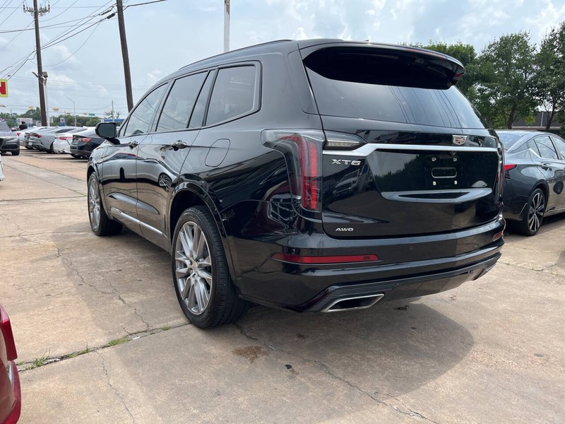 Cadillac XT6 Vehicle Image 03