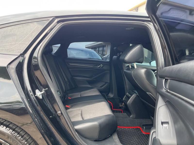 Honda Accord Sedan Vehicle Image 11