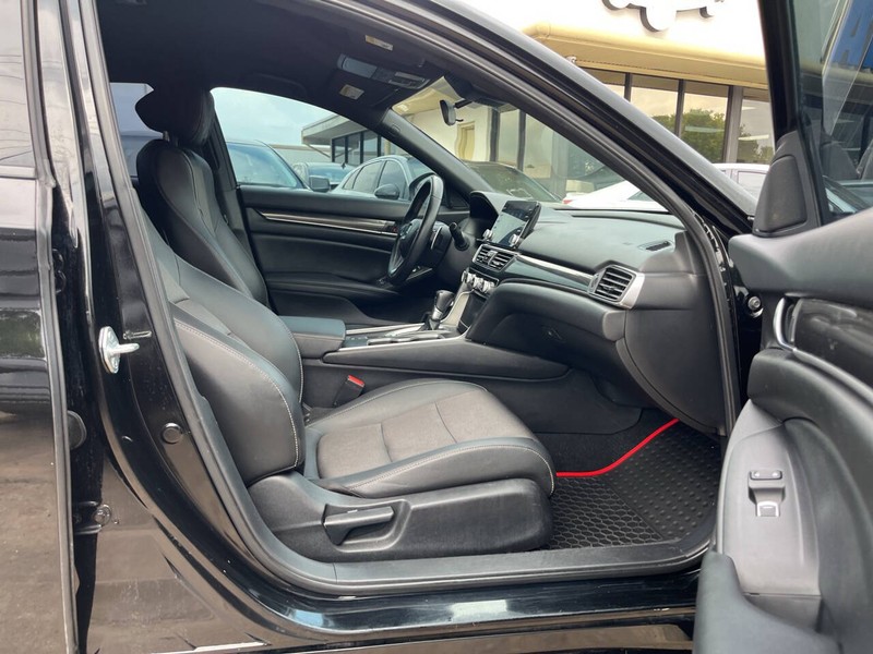 Honda Accord Sedan Vehicle Image 12