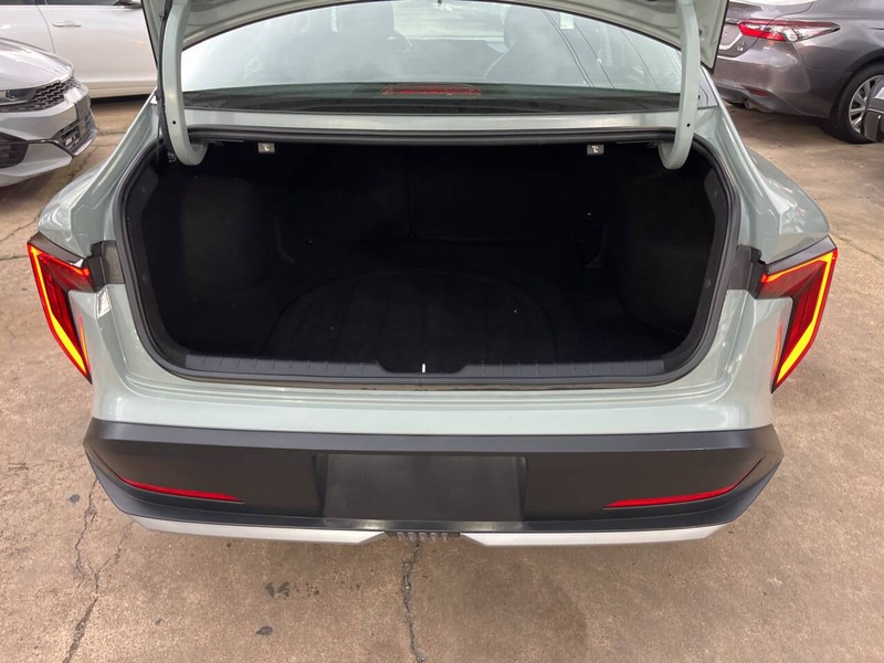 Kia K4 Vehicle Image 09