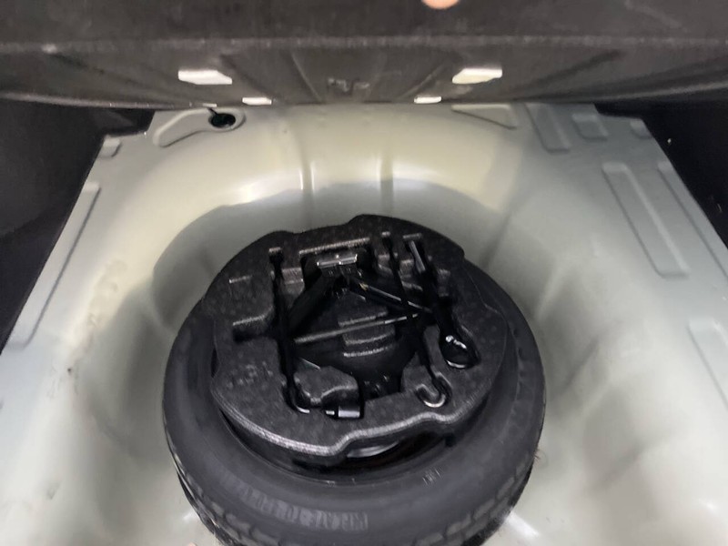 Kia K4 Vehicle Image 10