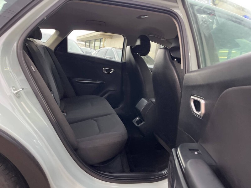 Kia K4 Vehicle Image 11