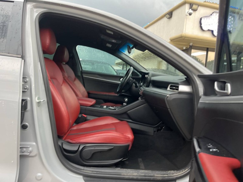 Kia K5 Vehicle Image 11