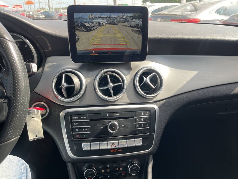 Mercedes-Benz CLA Vehicle Image 12