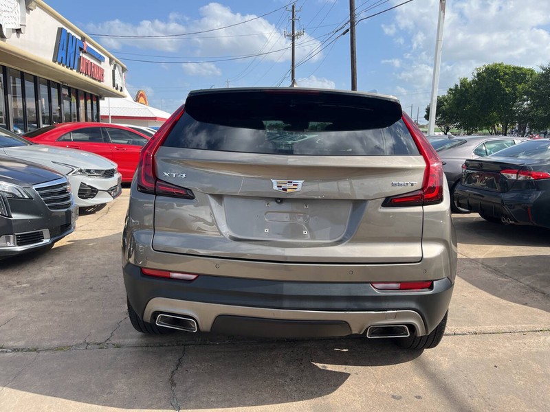Cadillac XT4 Vehicle Image 04