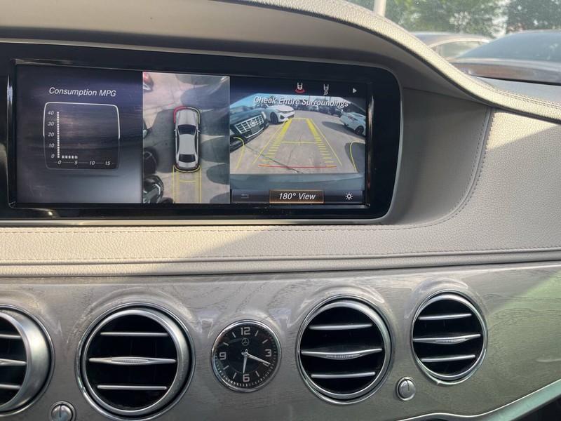 Mercedes-Benz S-Class Vehicle Image 12