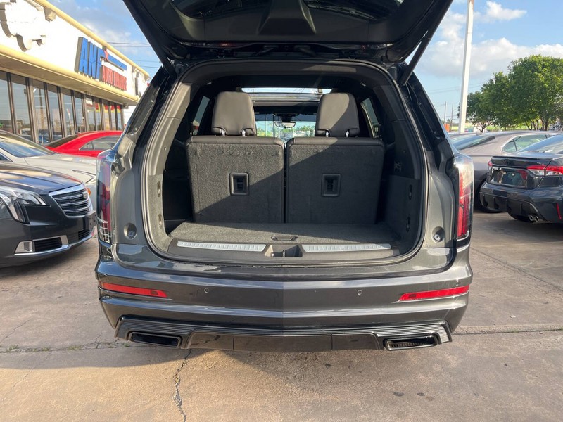 Cadillac XT6 Vehicle Image 10