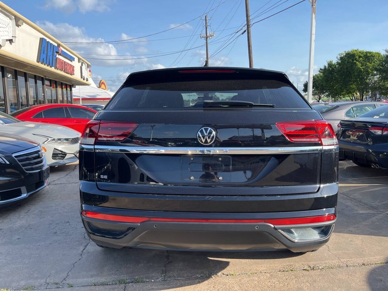 Volkswagen Atlas Cross Sport Vehicle Image 04