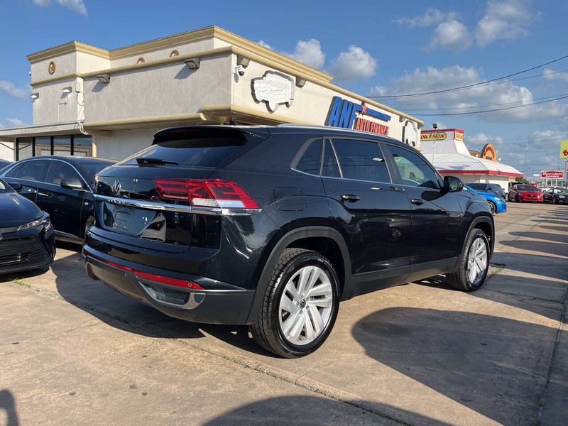 Volkswagen Atlas Cross Sport Vehicle Image 05