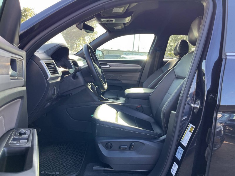 Volkswagen Atlas Cross Sport Vehicle Image 07