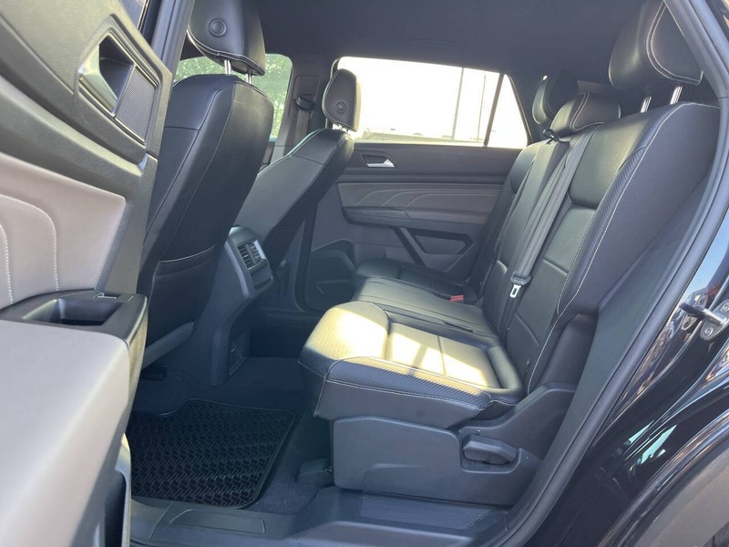 Volkswagen Atlas Cross Sport Vehicle Image 08