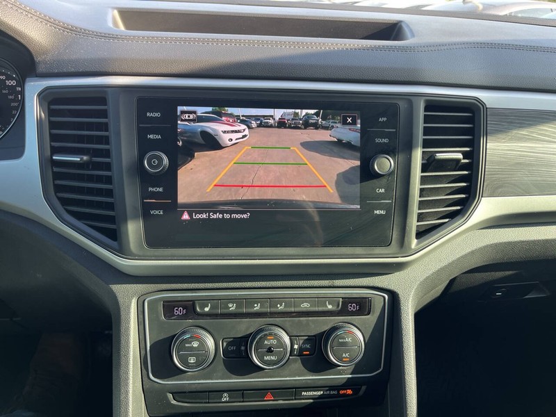 Volkswagen Atlas Cross Sport Vehicle Image 12