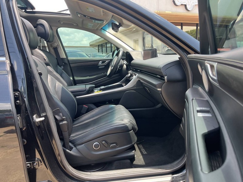 Genesis GV80 Vehicle Image 15